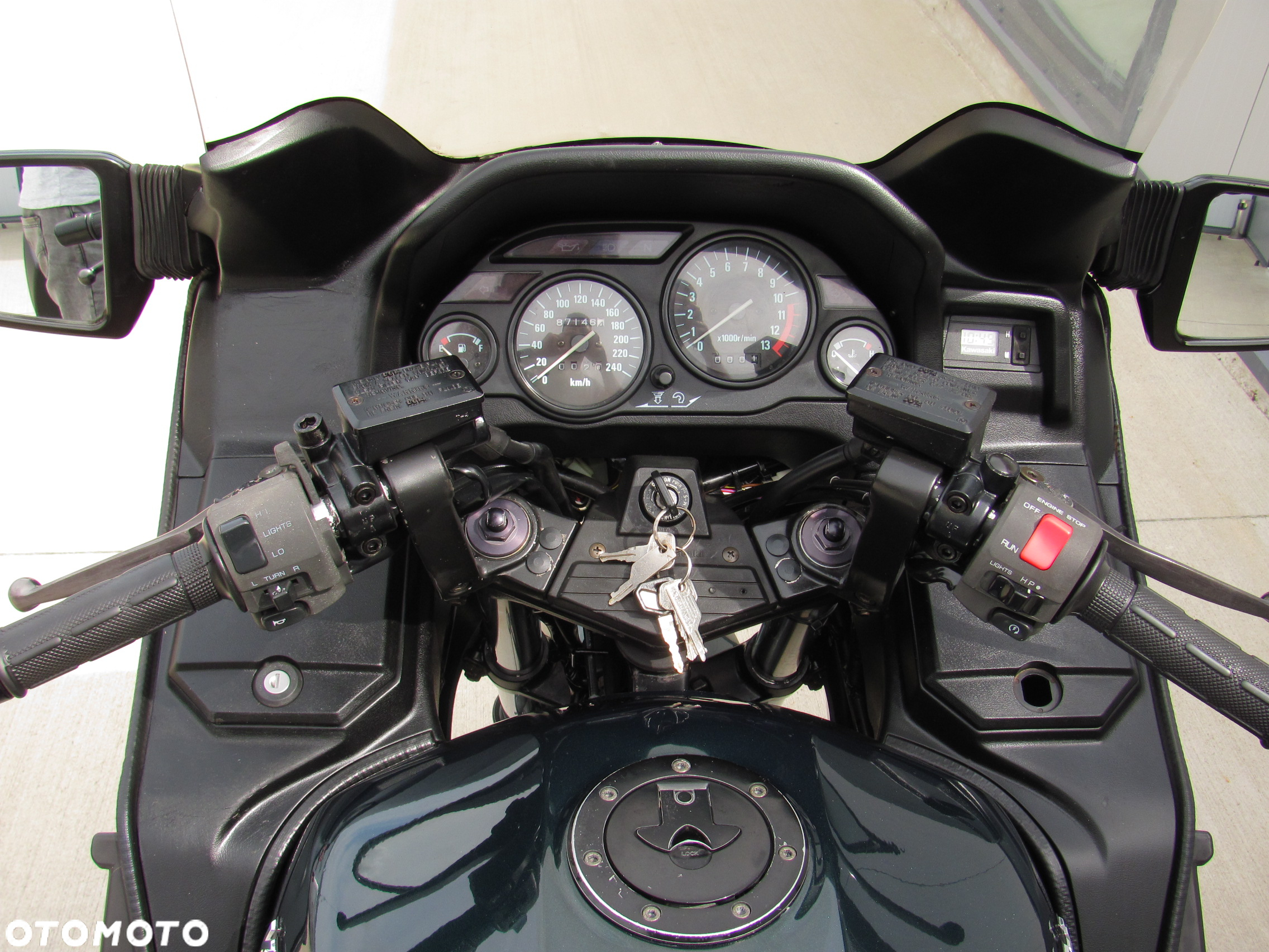Kawasaki 1000 GTR - 10