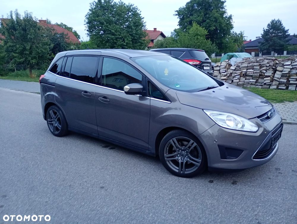 Ford Grand C-MAX - 13