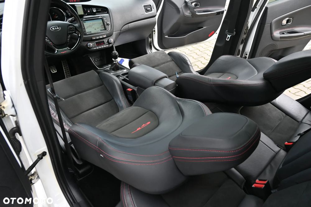 Kia Ceed Cee'd 1.6 T-GDI GT - 39