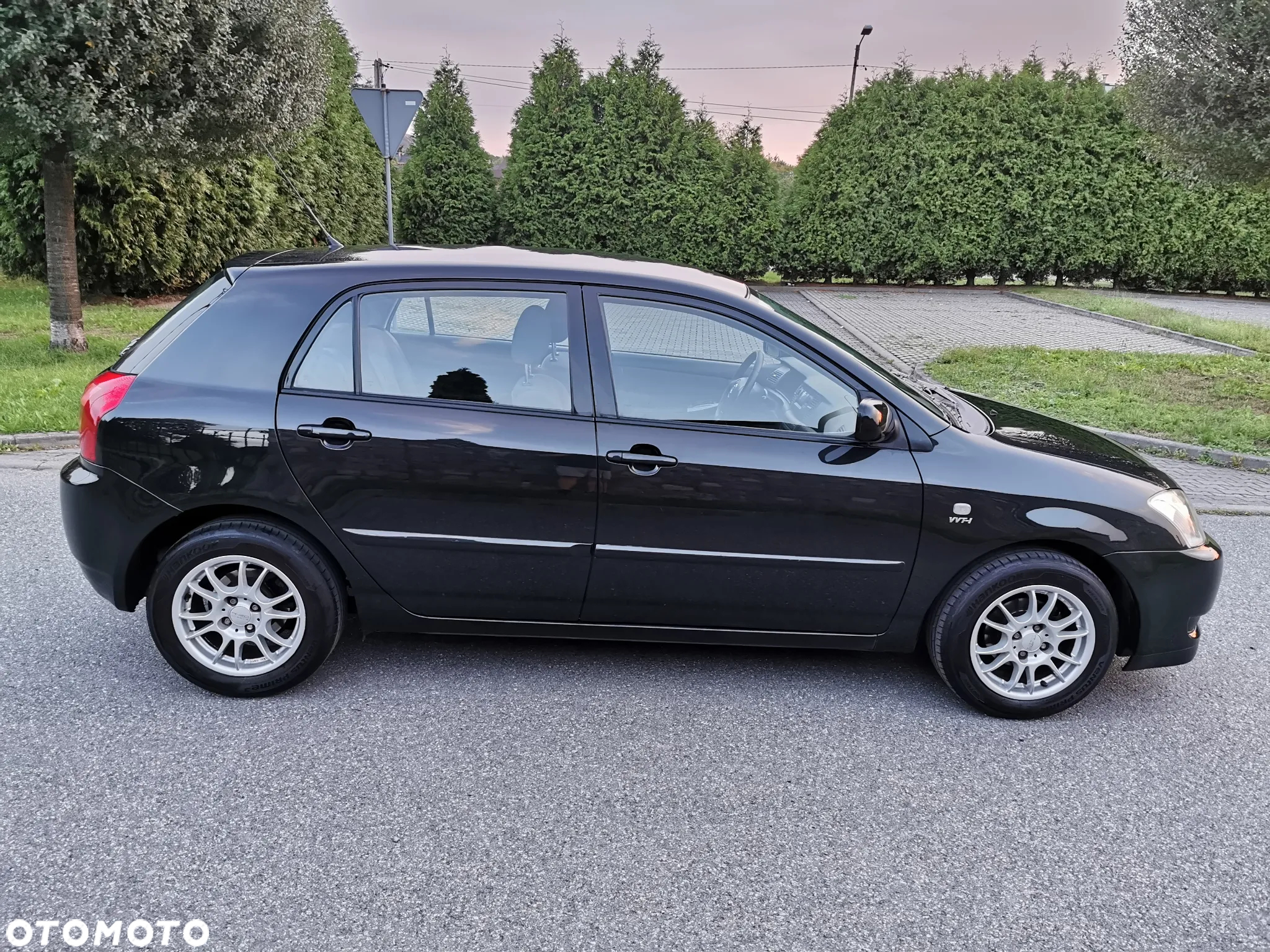 Toyota Corolla 1.6 VVT-i Sol - 10
