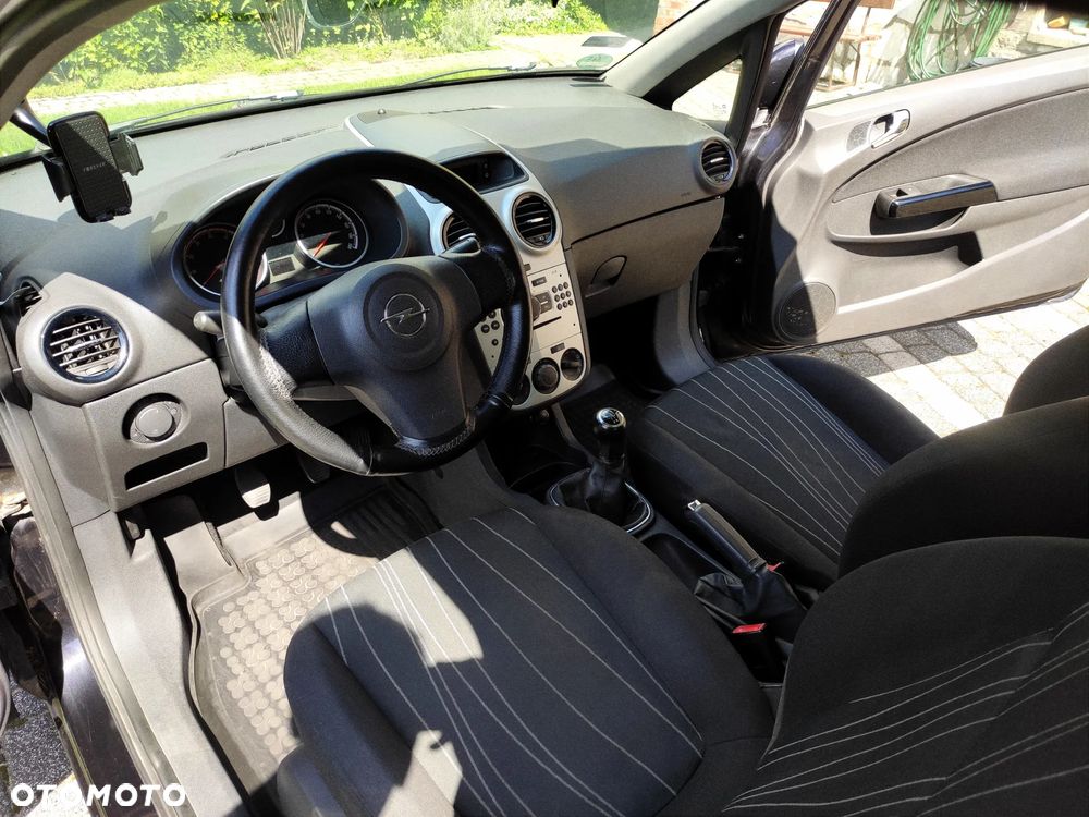 Opel Corsa 1.2 16V - 10