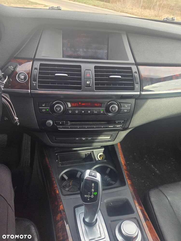 BMW X5 xDrive48i - 29