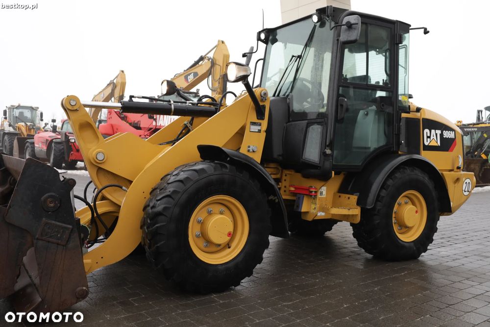 Caterpillar CAT 906M - 14