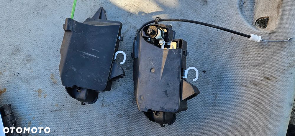 Kaseta mocowanie klamki lewy prawy przód tył Fiat Croma 2006r 51734943 51734942 51734935 51734934 - 8