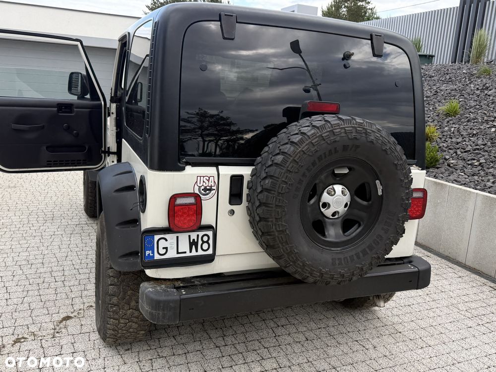 Jeep Wagoneer - 5