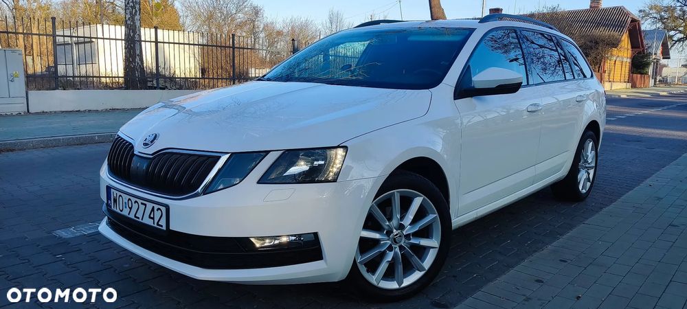 Skoda Octavia 1.6 TDI DSG Ambition - 2