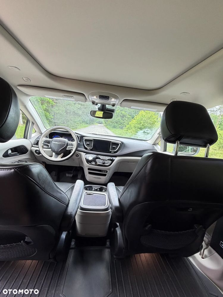 Chrysler Pacifica - 20