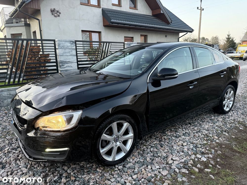 Volvo S60 D2 Drive-E Dynamic Edition (Momentum) - 1