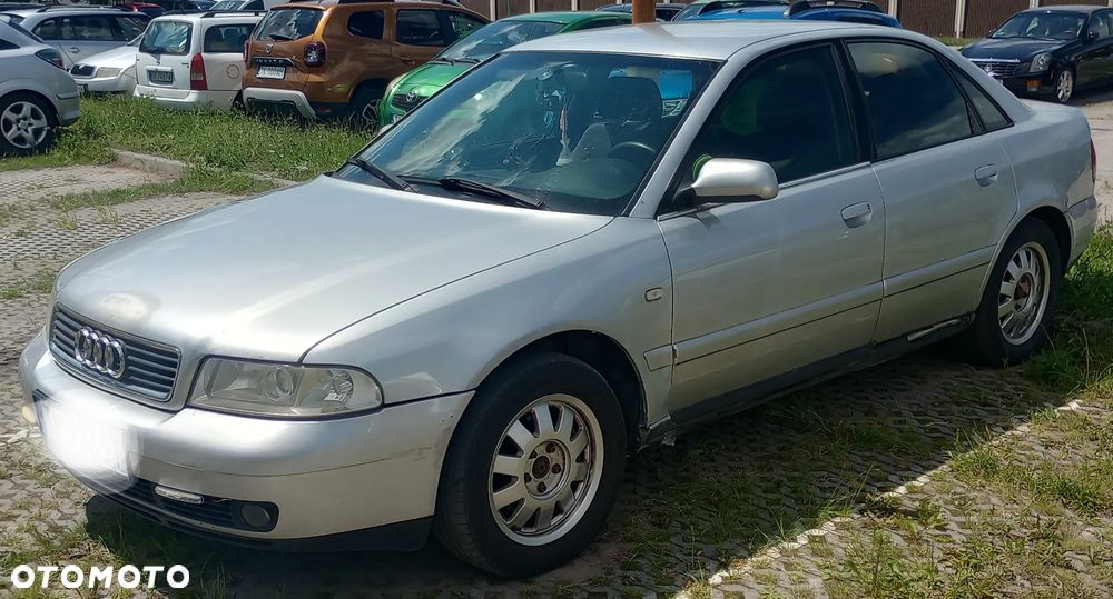 Audi A4 Limousine - 1
