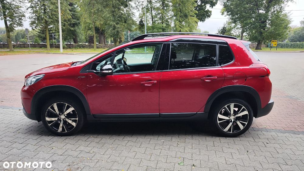 Peugeot 2008 1.2 PureTech GT Line S&S - 4