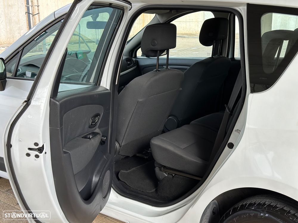 Renault Scénic 1.5 dCi Dynamique S - 7