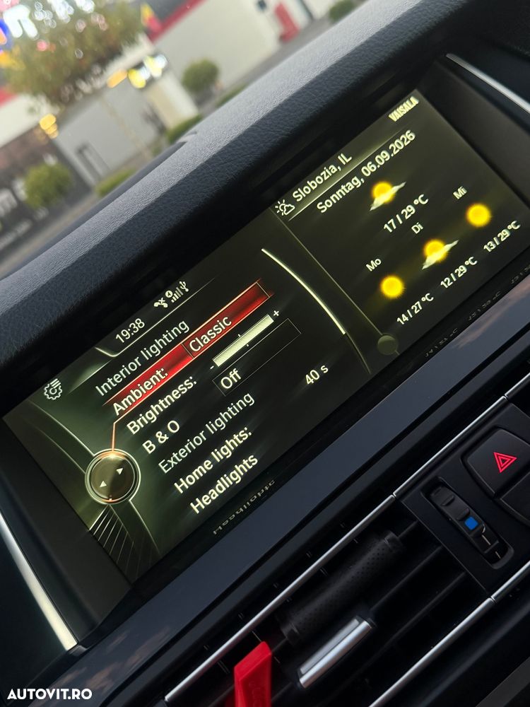 BMW Seria 5 530d xDrive AT - 35
