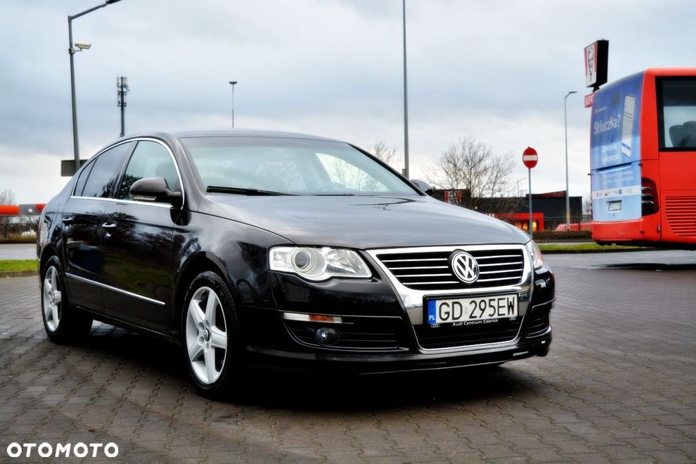 Volkswagen Passat 2.0 TDI DPF Highline - 14