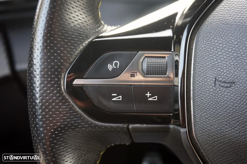 Peugeot 2008 1.2 PureTech GT Line - 12