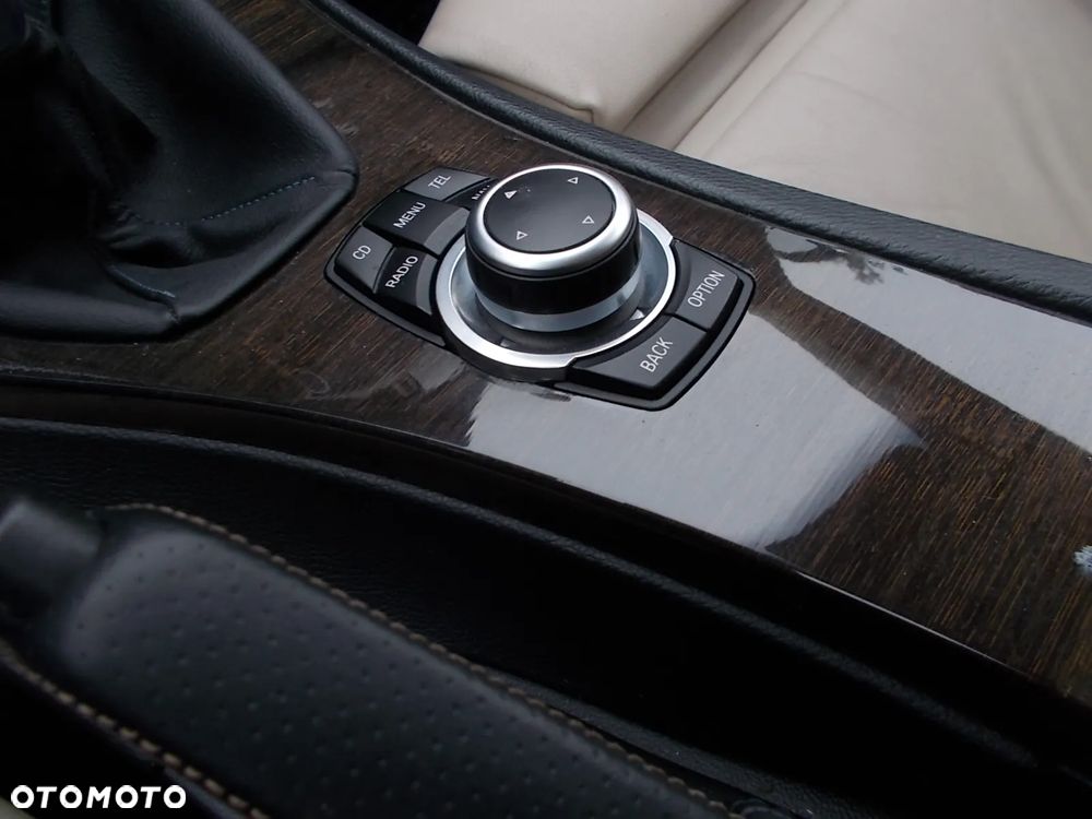 BMW Seria 3 325d DPF Edition Exclusive - 12