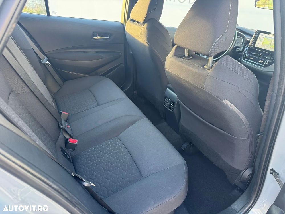 Toyota Corolla 1.8 Hybrid - 11