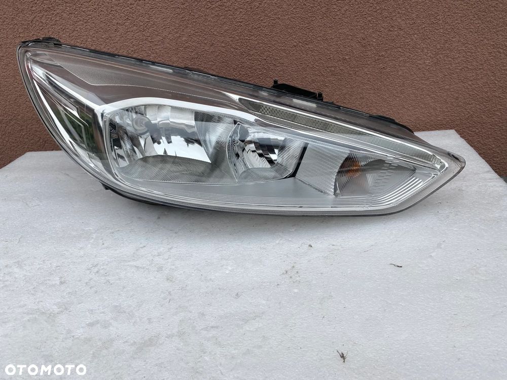 lampa focus III lift z ledem eu prawa cała - 1