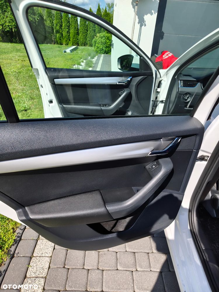 Skoda Octavia 2.0 TDI SCR Ambition DSG - 8