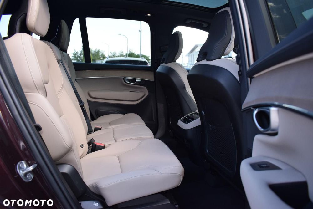 Volvo XC 90 - 25