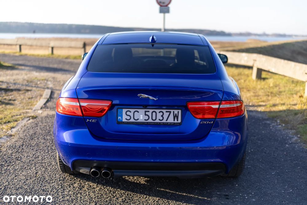 Jaguar XE 2.0 D R-Sport - 7