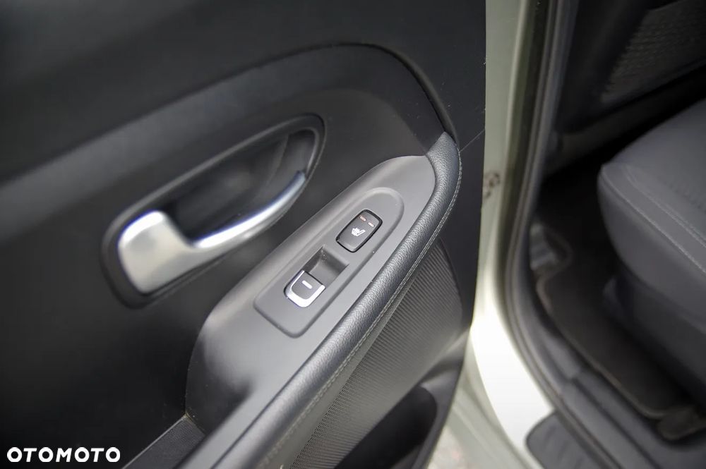 Kia Carens 1.7 CRDi 115 Dream Team Edition - 22