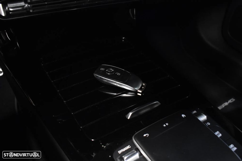 Mercedes-Benz A 250 e 8G-DCT AMG Line - 36
