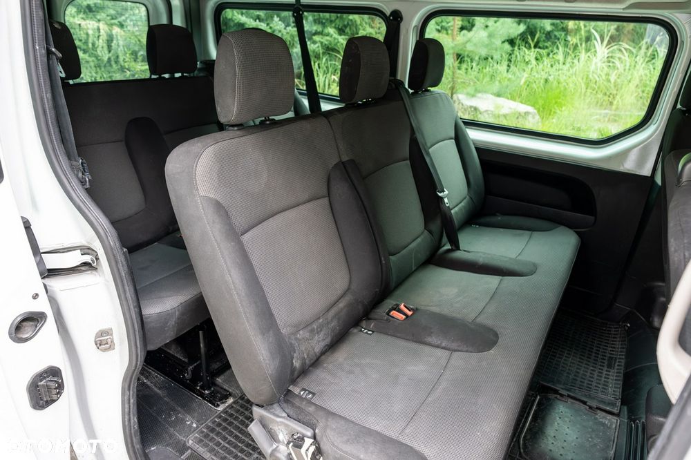 Renault Trafic Grand 2.0 dCi - 39