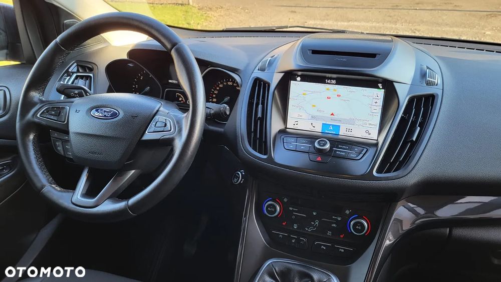 Ford Kuga 2.0 TDCi FWD Titanium - 29