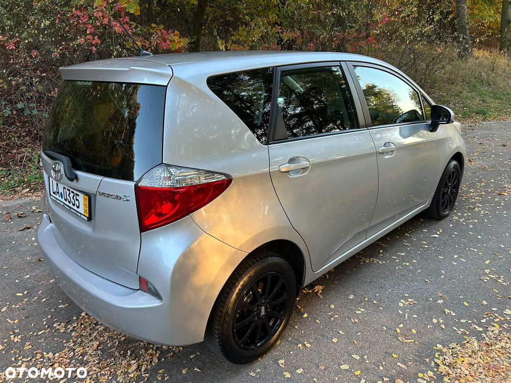 Toyota Verso-S 2012 photo 4