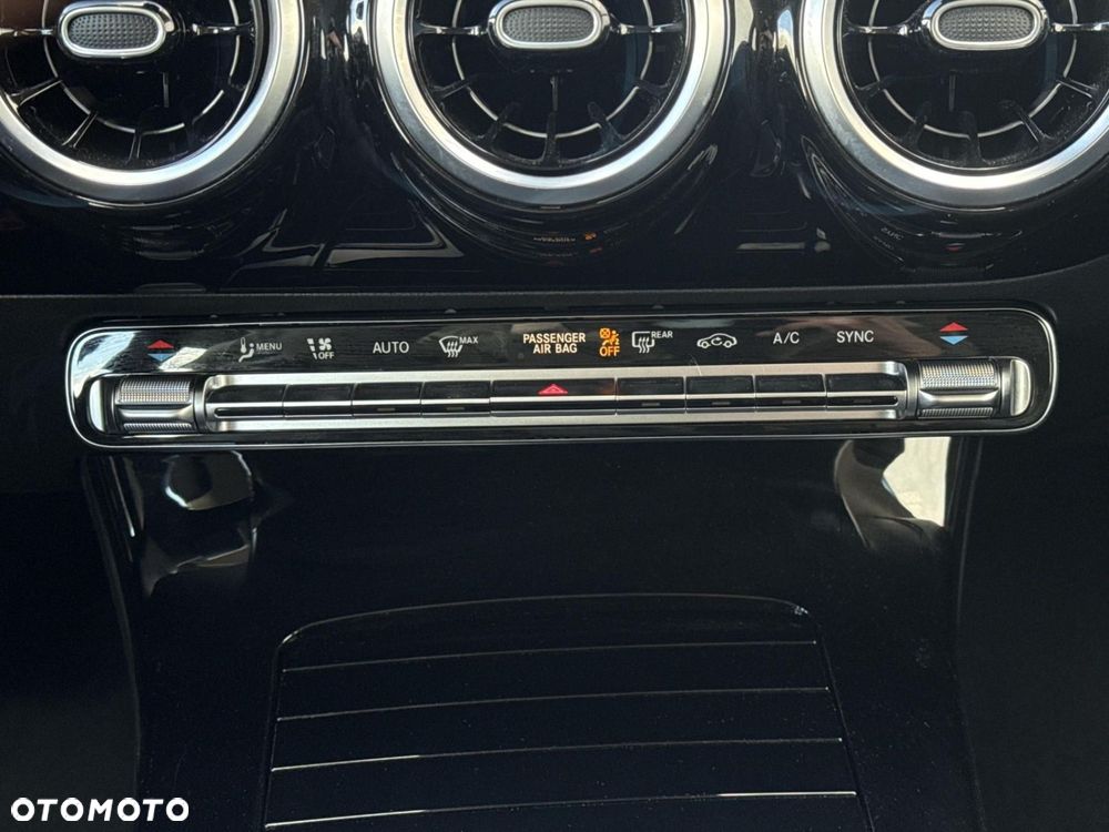 Mercedes-Benz CLA - 17