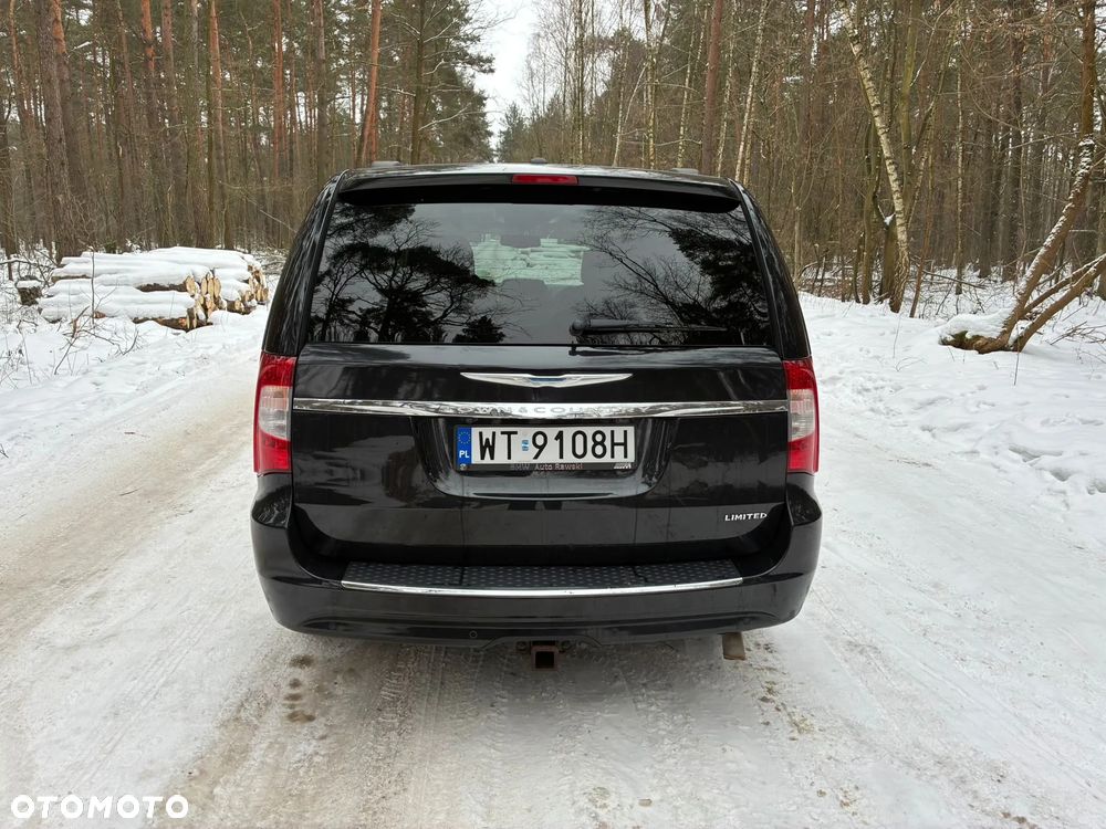 Chrysler Town & Country 3.6 Limited - 11