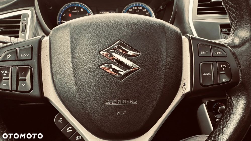 Suzuki SX4 1.6 Premium - 13