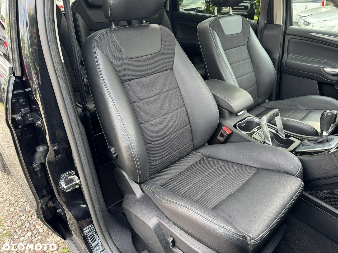 Ford S-Max - 13