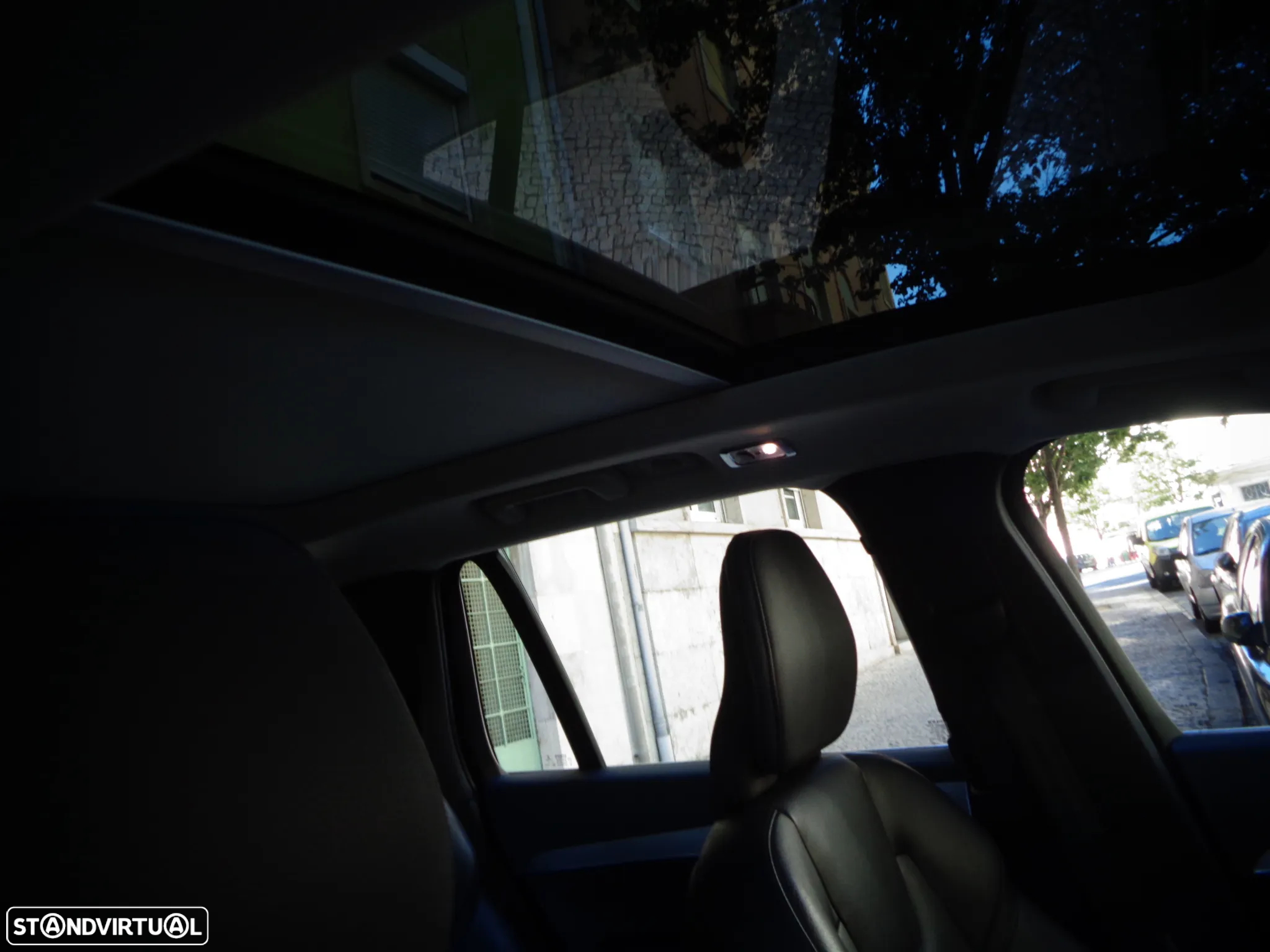 Volvo XC 90 2.0 T8 PHEV Momentum Plus AWD - 31