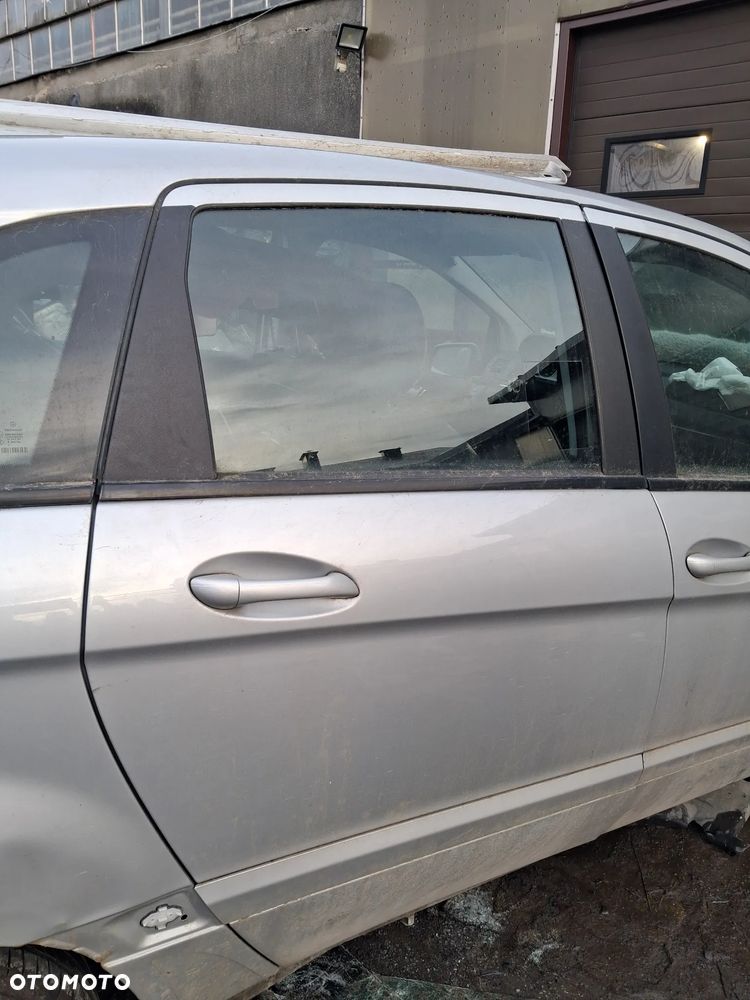 MERCEDES B-KLASA W245 05 761 DRZWI PRAWY TYL - 2