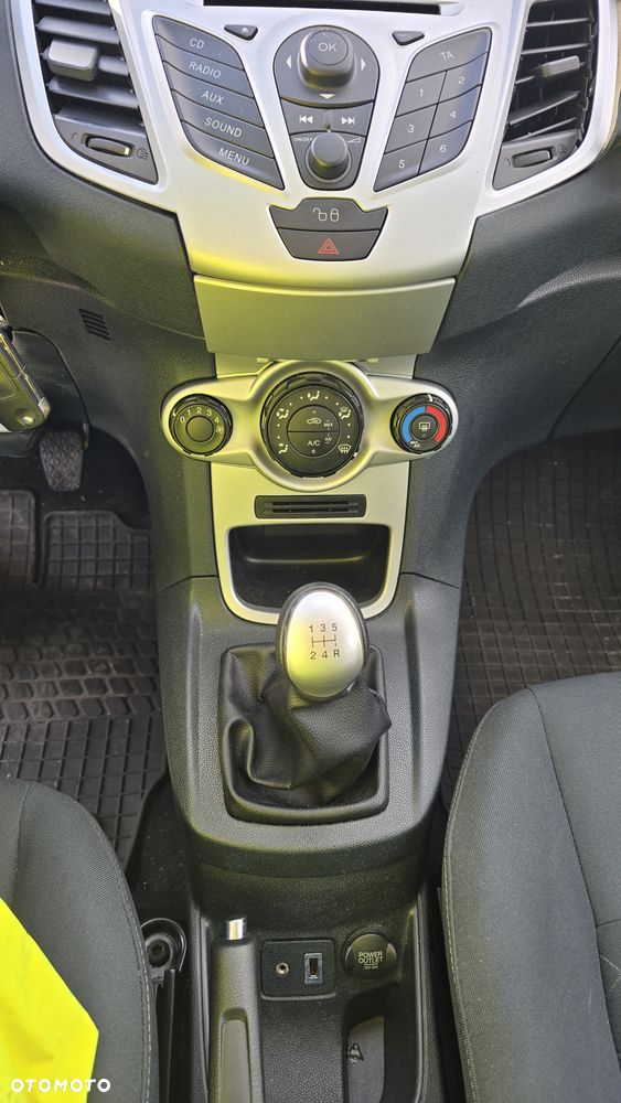 Ford Fiesta 1.25 Gold X - 30