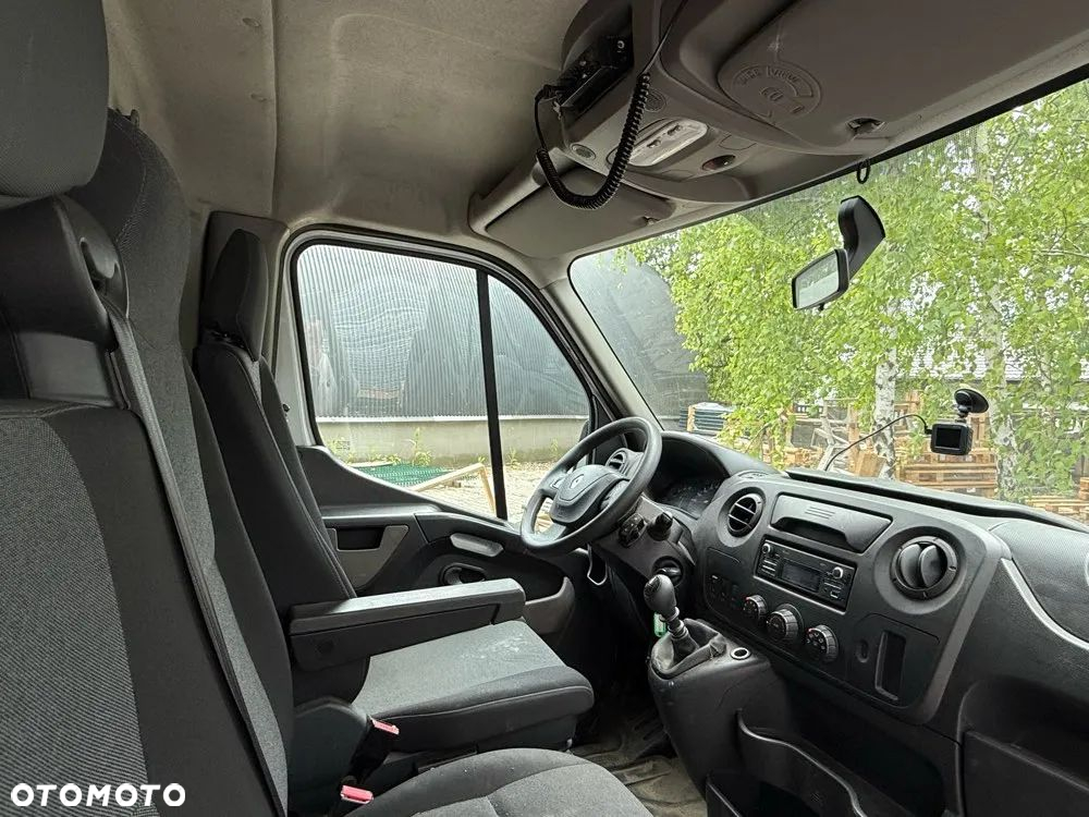 Renault Master bliźniaki 5,2m - 6