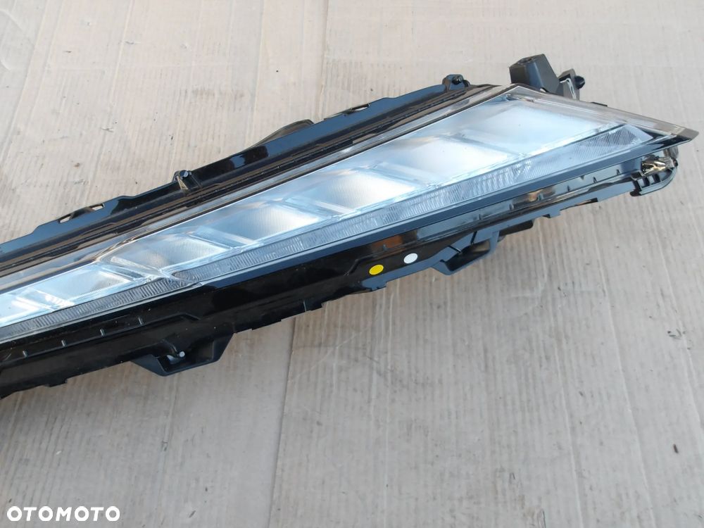 LAMPA PRAWY PRZOD FULL LED MITSUBISHI ECLIPSE CROSS LIFT - 10