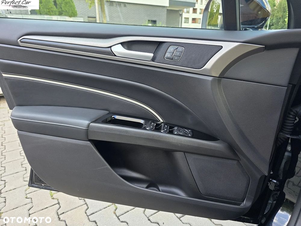 Ford Mondeo SW 2.0 Hybrid Vignale - 14