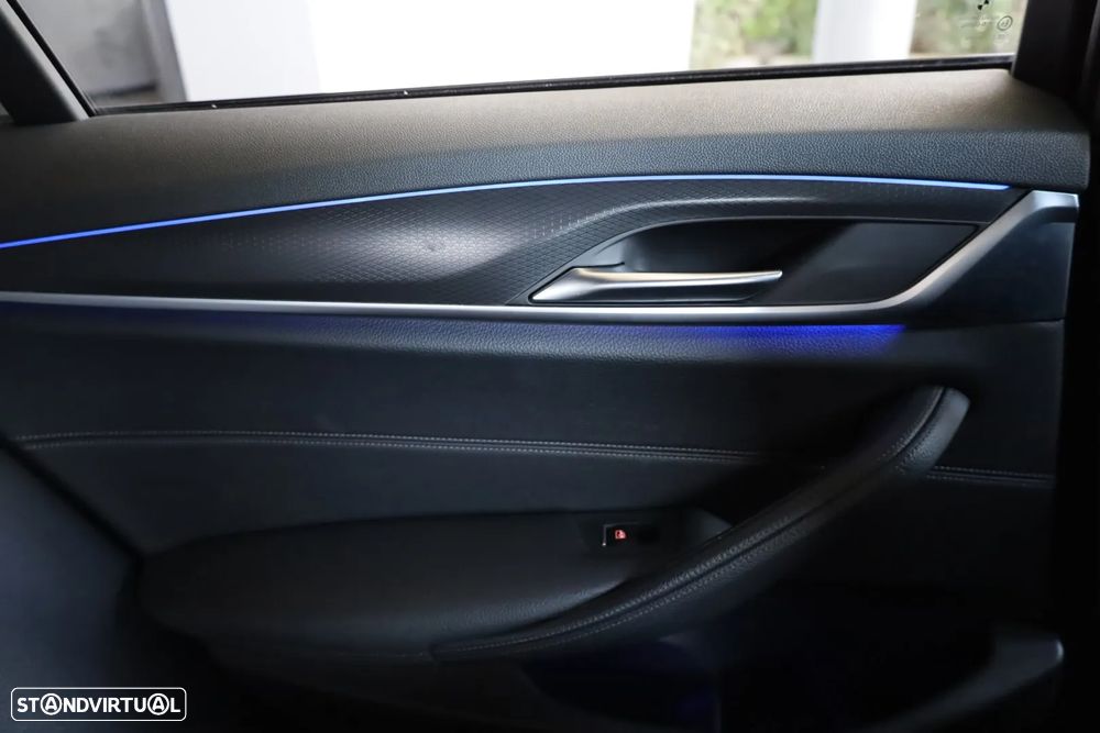 BMW 520 d Pack Desportivo M Auto - 43