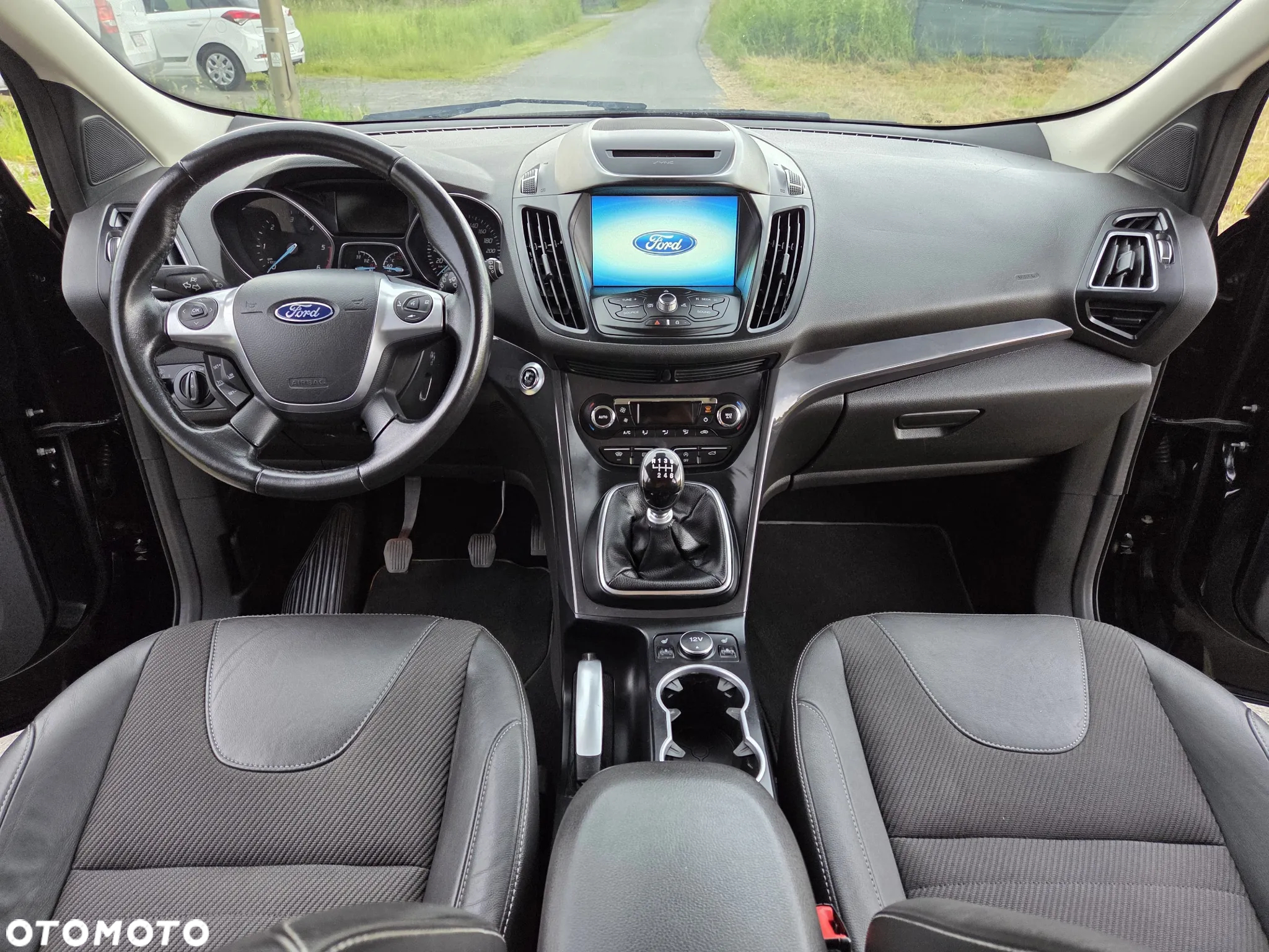 Ford Kuga 2.0 TDCi 2x4 Titanium - 15