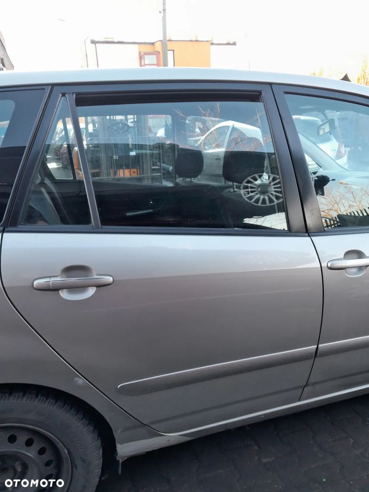 Drzwi tylne prawe TOYOTA Corolla Verso I 01-04r. 1D9 - 1