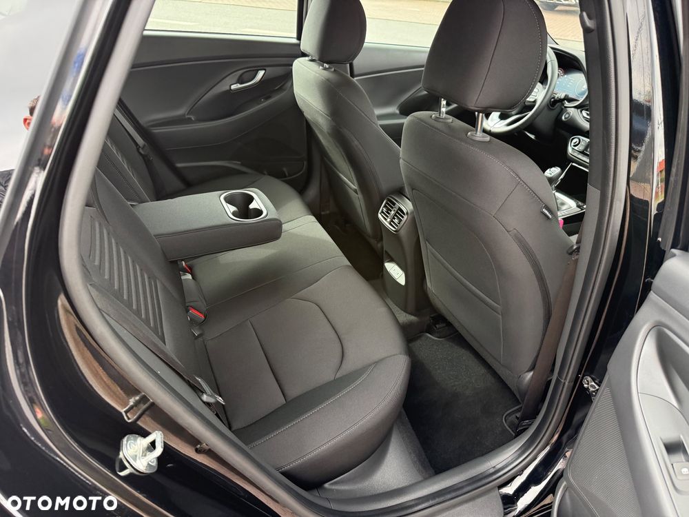 Hyundai i30 1.5 T-GDI 48V-Hybrid Advantage - 10