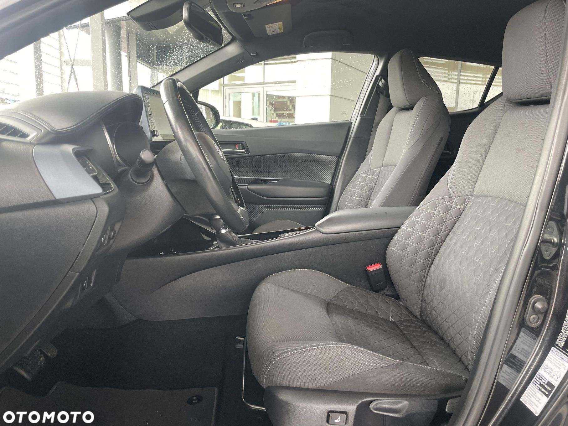 Toyota C-HR - 15