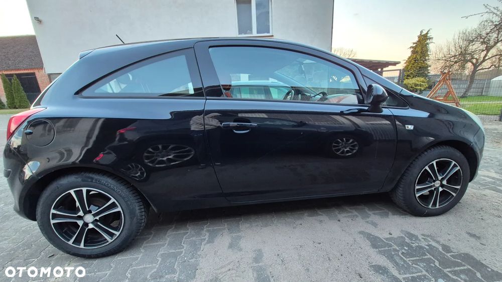 Opel Corsa 1.2 16V Color Edition - 4