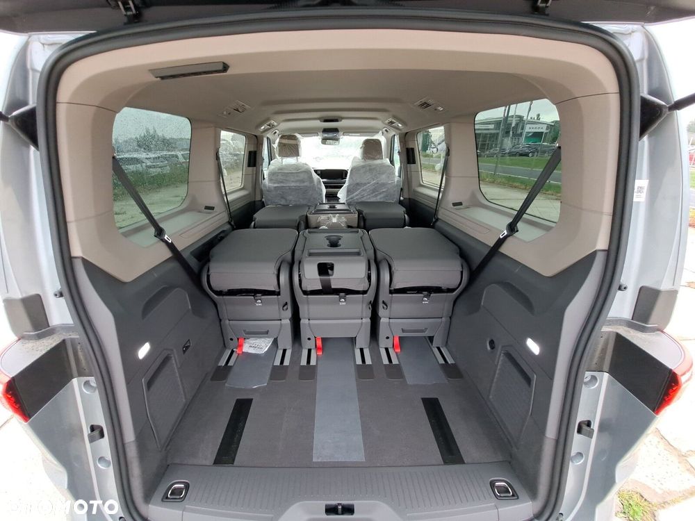 Volkswagen Multivan - 29