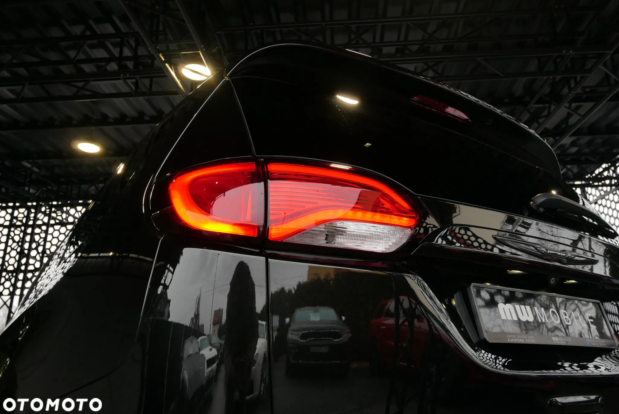 Chrysler Pacifica - 38