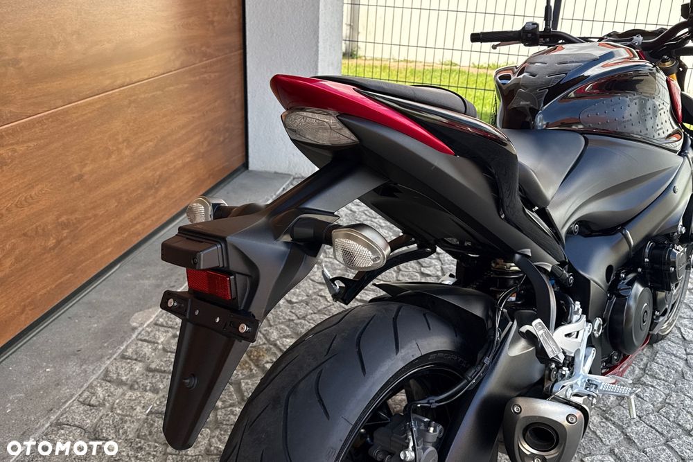 Suzuki GSX - 10