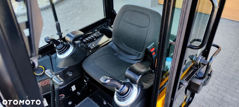 JCB JCB 16 C-1 mini koparka 3 łyżki 19c1 sprowadzona 8018 serwisowana - 12