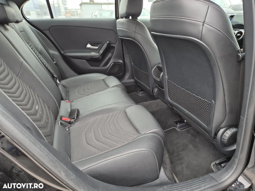 Mercedes-Benz A 200 Sedan 7G-DCT - 21